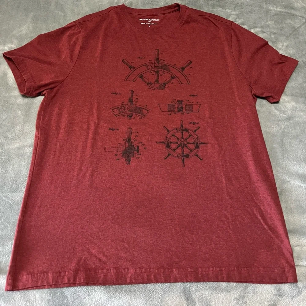 Banana Republic Factory Graphic T-Shirt - Picture 5 of 5